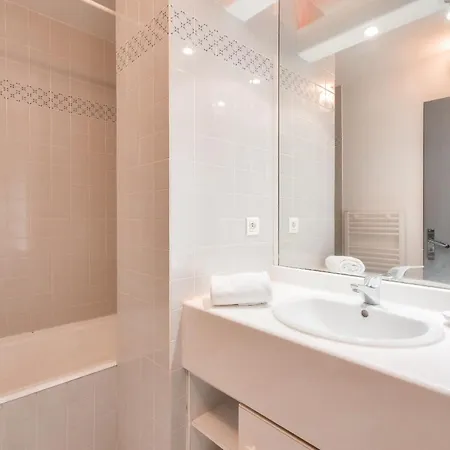 Jolie Maison En Avec Piscine Pour 5 펜션 *
