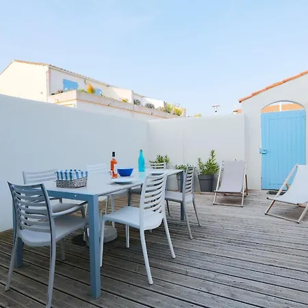 Jolie Maison En Résidence Avec Piscine Pour 5 *