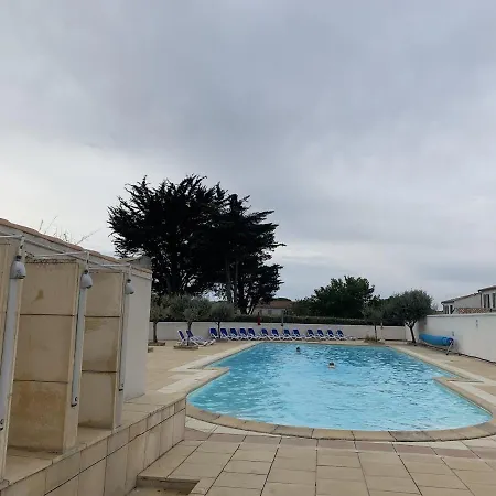 Сasa de vacaciones Jolie Maison En Résidence Avec Piscine Pour 5 La Flotte