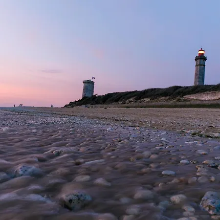 Сasa de vacaciones Jolie Maison En Résidence Avec Piscine Pour 5 La Flotte